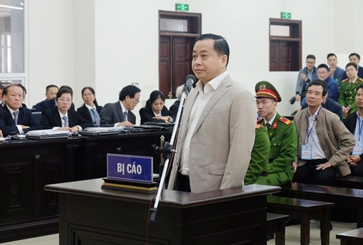 Thực hiện bút phê của Chủ tịch thành phố để làm trái pháp luật